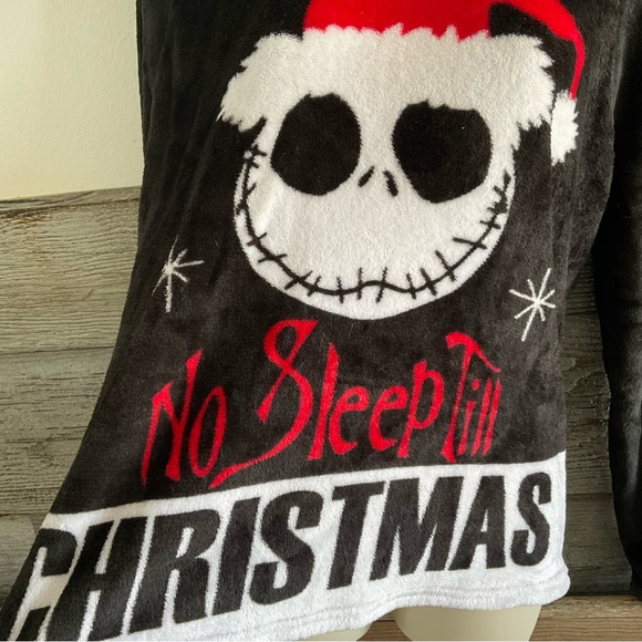 Disney’s Nightmare Before Christmas soft sleep top size large (12/14) - Picture 2 of 4